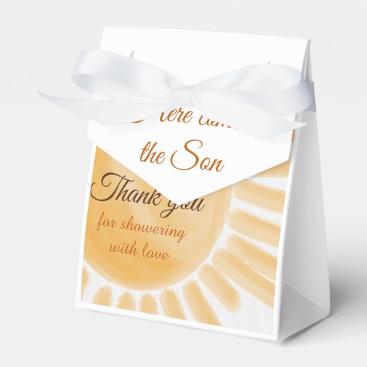 Hier komt het Baby shower van de Zoon Zonneuwen Bedankdoosjes (Voorkant Zijde)