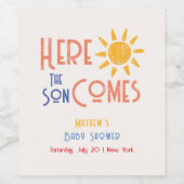 Hier komt het Son Minimal Retro Sun Baby shower Wijn Etiket (Enkel label)