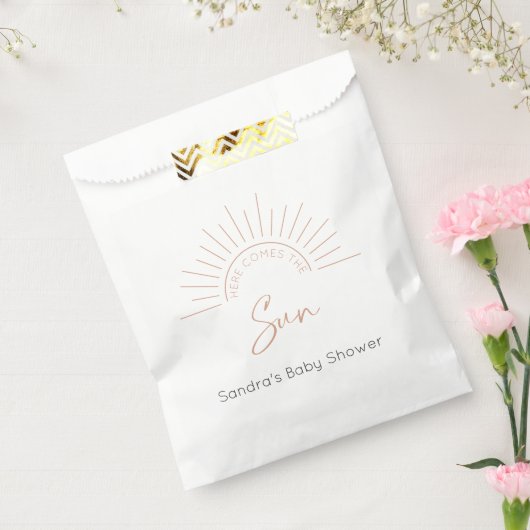 Hier komt het Sun Boho Modern Baby shower Bedankzakje (Gezegeld)