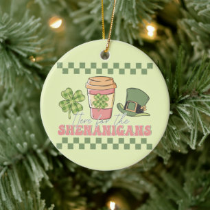 Hier voor de Shenanigans Keramisch Ornament
