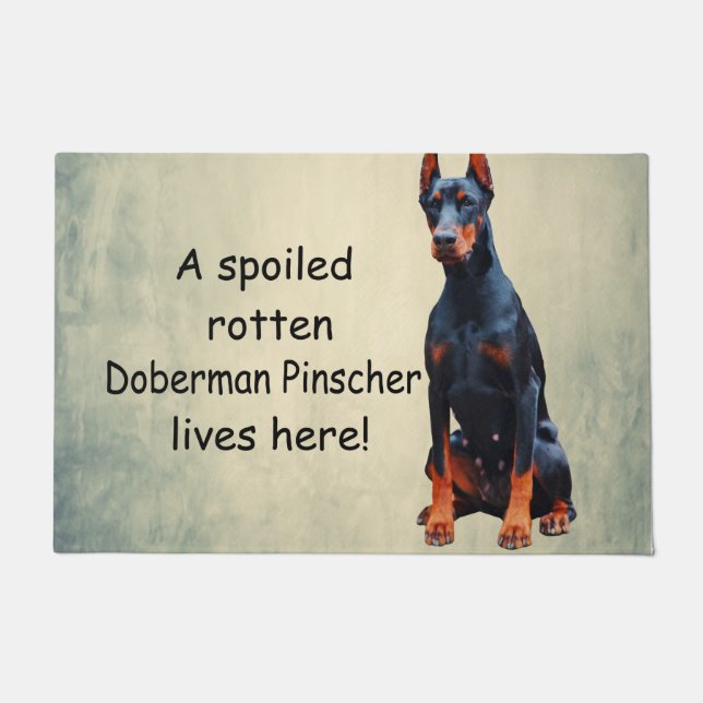 Hier woont een gesteggel, Rotten Doberman Pinscher Deurmat (Voorkant)