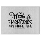 Hier worden maaltijden en herinneringen gemaakt snijplank (Voorkant)