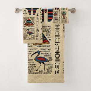 Hiéroglyphes et divinités égyptiens sur papyrus