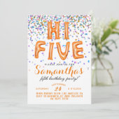 High Five 5th Birthday Confetti Invitation Kaart (Staand voorkant)