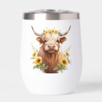 Highland Koe met gele zonnebloemkroon