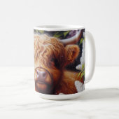 Highland Koe met Lila bloemen Koffiemok (Voorkant rechts)