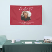 Hij deed het rode afstuderen van moderne foto's spandoek (Beurs)