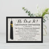 Hij deed het Tassel College-diploma Kaart (Staand voorkant)