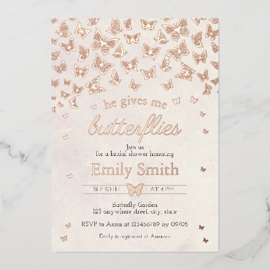Hij geeft me Butterflies Vrijgezellenfeest Folie Uitnodiging (Voorkant)