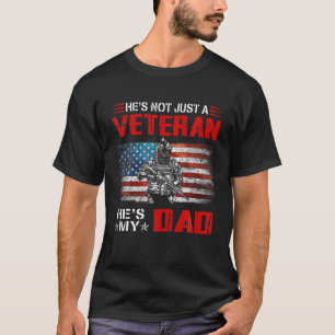 Hij is een VETERAN. Hij is mijn Amerikaanse Vetera T-shirt