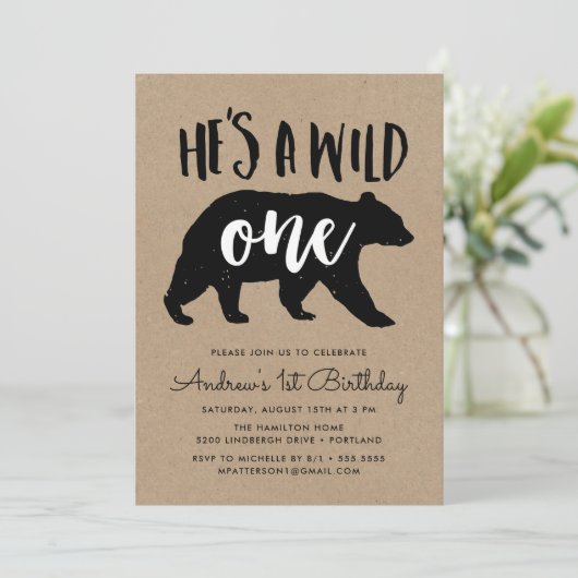 Hij is een Wild One First Birthday Party Kaart (Staand voorkant)