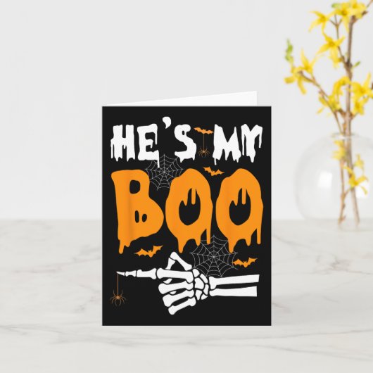 Hij is mijn Boo Skeleton Halloween Matching Couple Kaart (Gele Bloem)