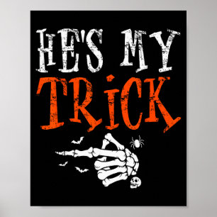 Hij is mijn Halloween grap koppels grappige meisje Poster