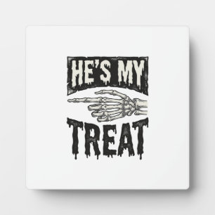 Hij is mijn traktatie Skelet Hand Halloween Shirt Fotoplaat