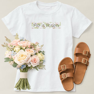 Hij Is Opgewekt Christelijk 3 Kruizen Pasen Roze B T-shirt