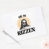 Hij is Rizzen Vierkante Sticker (Envelop)