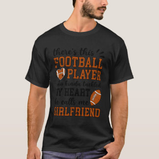 Hij noemt me Football vriend Football speler's vuu T-shirt