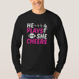 Hij speelt ze juicht vrouwen juichen mam Football T-shirt