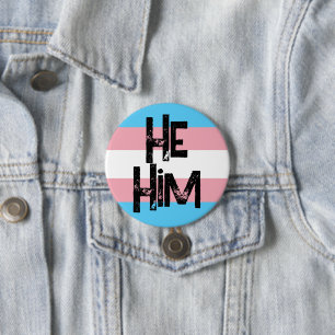 Hij spreekt Trans Button uit
