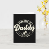 Hij werd gepromoveerd tot Daddy Est. Aankondiging (Gele Bloem)