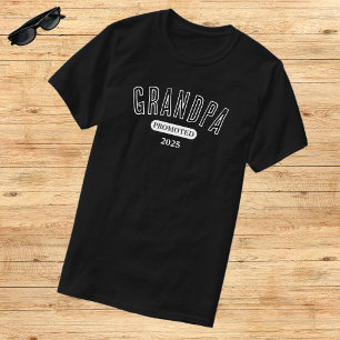 Hij werd gepromoveerd tot opa Est. Jaar Opa te zij T-shirt