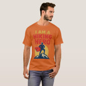 Hiking Hero Comic Mountain Adventure Design funny T-shirt (Voorkant volledig)