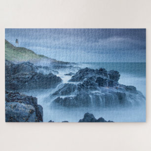 Hill Mountain Vuurtoren op een Stormachtige Zee Legpuzzel