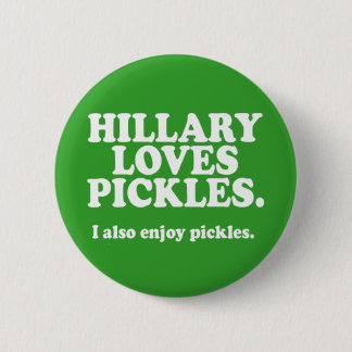 Hillary Loves Pickes V2 Ronde Button 5,7 Cm