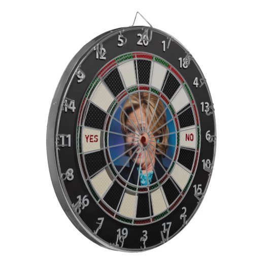 Hillary YS of NO Dartbord (Voorkant Links)