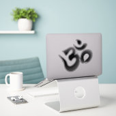 Hindu Aum Sticker (Laptop op bureau)