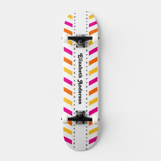 Hip roze Oranje en gele Chevron Stripes Skateboard (Voorkant)