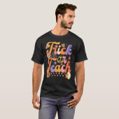 Hipp van Halloween Trick of Teach Retro Groovy Tea T-shirt (Voorkant volledig)