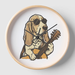 Hippie Beagle die Gitaar Speelt