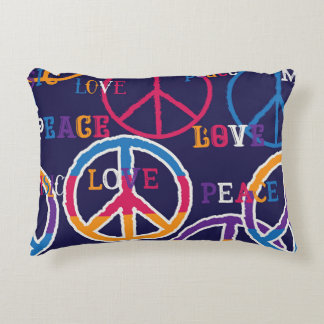 Hippie Peace: Levendig symboolontwerp. Accent Kussen