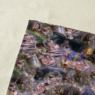 *Hippo Haven: een speelse collage van rivierreuzen Strandlaken