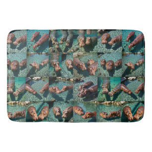 Hippos bij Play: A Pond Paradise Badmat