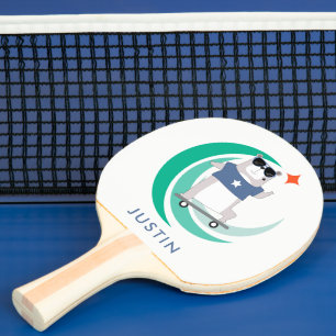 Hipster Beer Skateboarder met om het even welke na Tafeltennisbatje