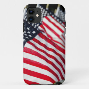 Historisch militair kerkhof met Amerikaanse vlagge iPhone 11 Hoesje