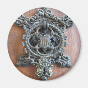 Historische deurklopper aan de poort naar Hluboka  Magneet