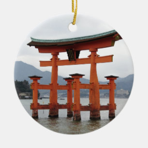 Historische poort in de baai van Miyajima, Japan Keramisch Ornament