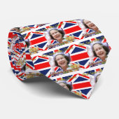 HM Queen Elizabeth II Diamond Jubilee Stropdas (Opgerold)