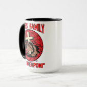 HOBBS FAMILLE : "PAS D'ARME !" MUG (Devant gauche)