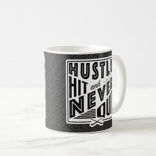 Hockey Hustle in het veld, Hit en sluit nooit Mok  (Voorkant rechts)