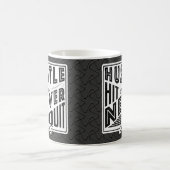 Hockey Hustle in het veld, Hit en sluit nooit Mok  (Center)