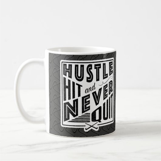 Hockey Hustle in het veld, Hit en sluit nooit Mok  (Links)