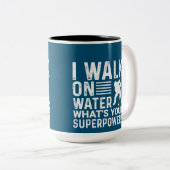 Hockey ik loop op water tweekleurige koffiemok (Voorkant rechts)