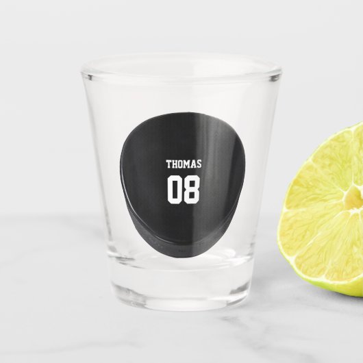 Hockey Puck Name and Number Personated Shot Glas (Voorkant)