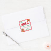 Hoe dan ook, je snijdt het pizza waardering vierkante sticker (Envelop)