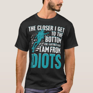 Hoe dichter ik bij de bodem kom, hoe verder ik van t-shirt