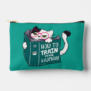 Hoe je je mens kunt trainen: grappige kat met zonn etui
